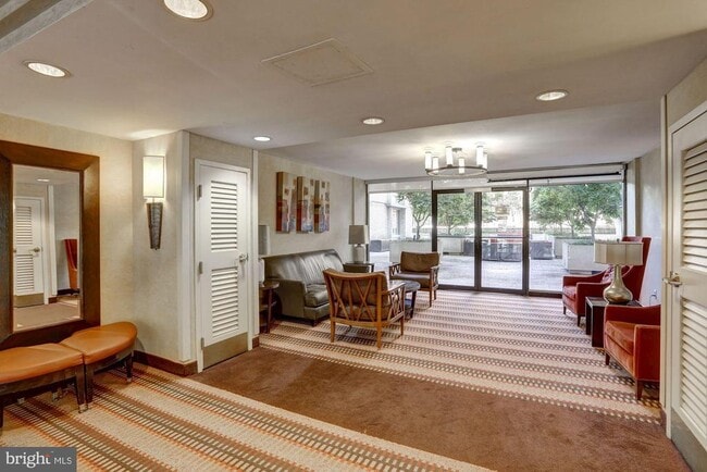 Photo - 950 25th St NW