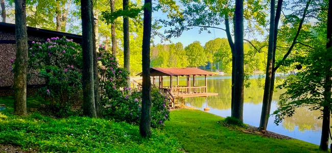 Photo - 3908 Waterton Rd
