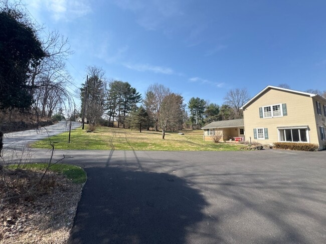 Photo - 3676 Lower Saucon Rd