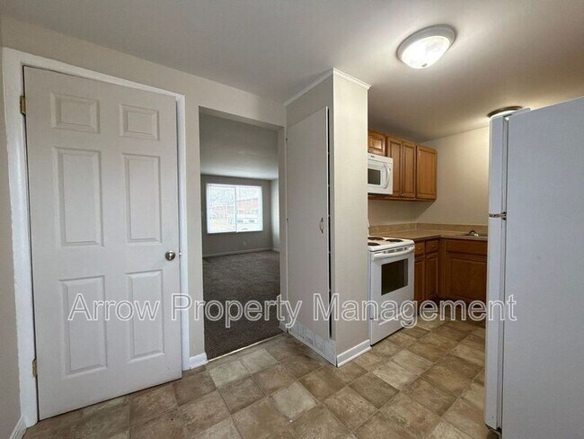 Photo - 5443 Benton St