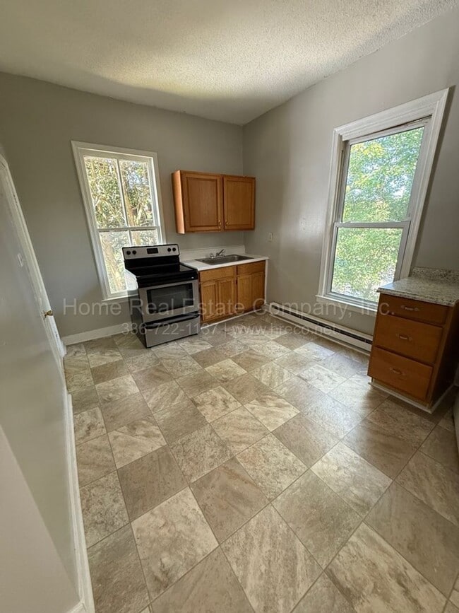 Photo - 615 Mulberry St SW