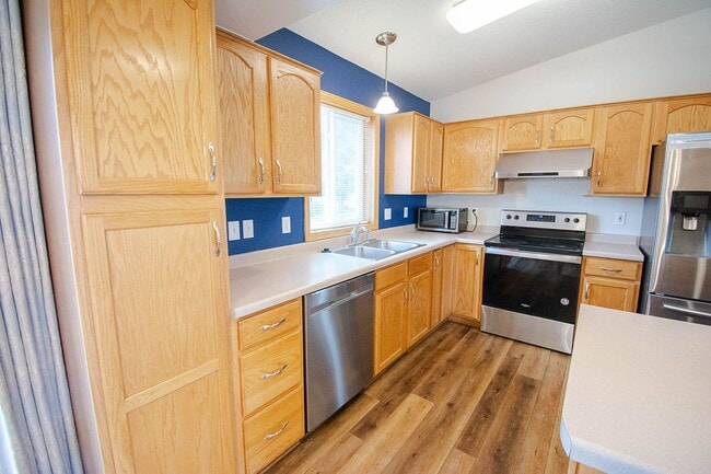 Photo - Fantastic NW Rochester home with great updates!