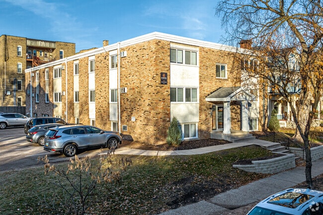 Photo - 2420 Dupont Ave S