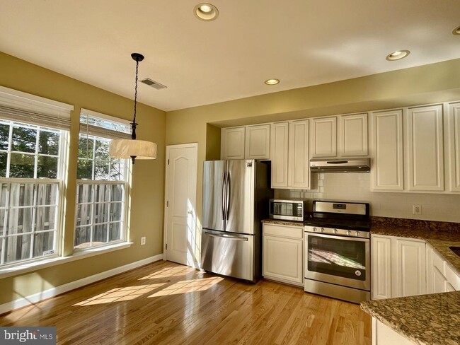 Photo - 6002 St Hubert Ln
