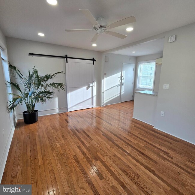 Photo - 4400 Main St Unit 3B