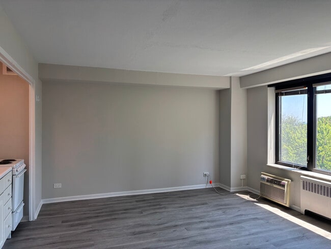 Photo - 3100 N Lake Shore Dr Unit 706