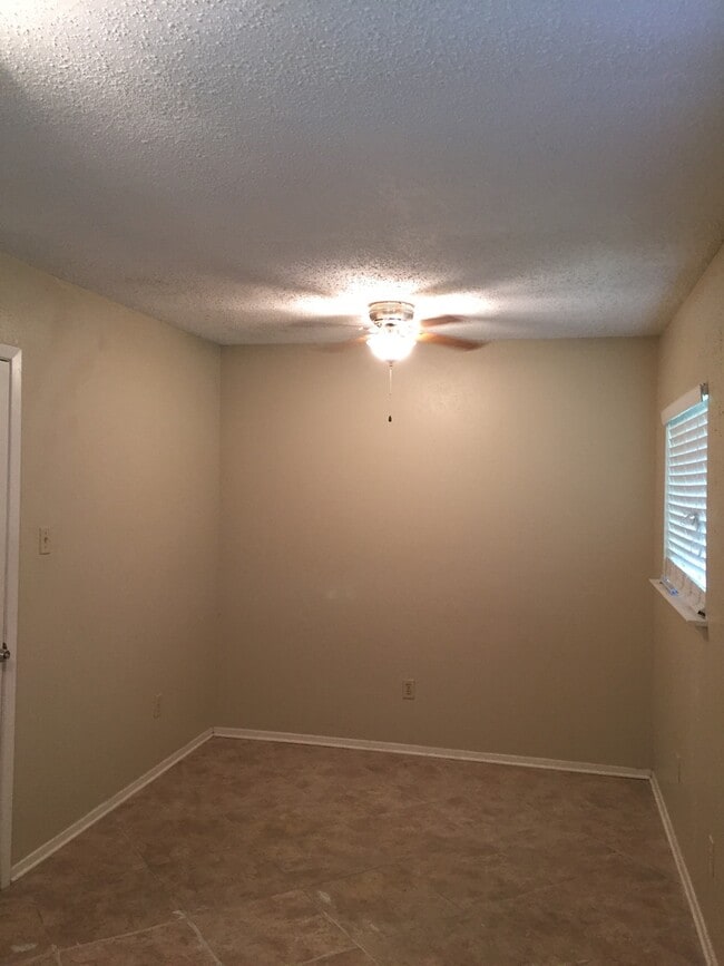 Photo - College Station - (Northgate) -1 bedroom / 1 bath condo.