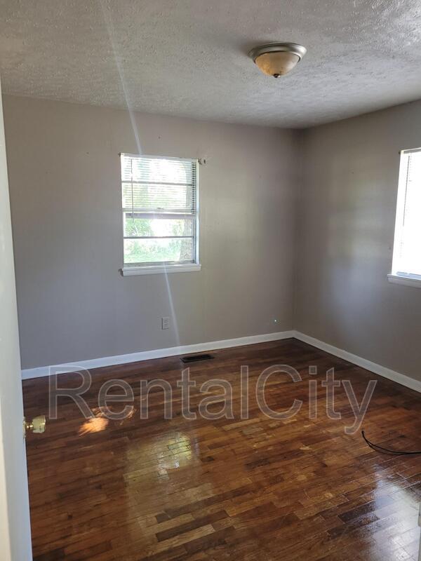 1025 Flicker Dr House House Rental in Dyersburg, TN