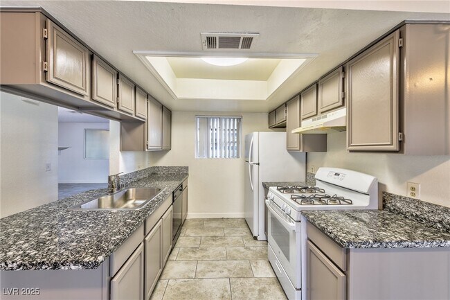 Photo - 221 N Lamb Blvd Unidad C