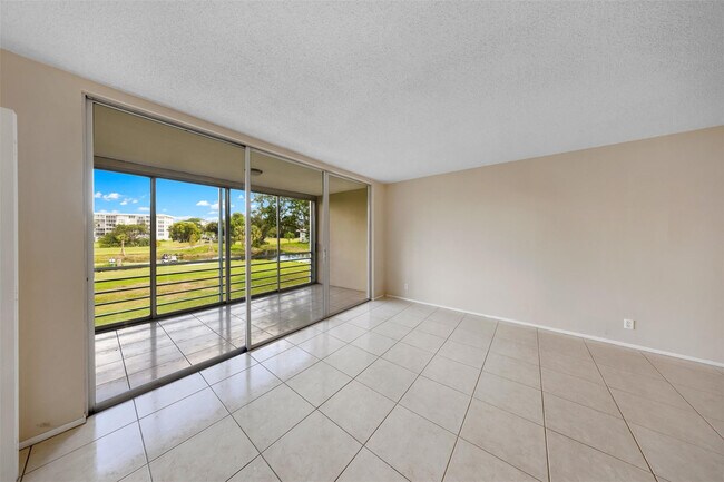 Photo - 2601 S Palm Aire Dr Unit 212