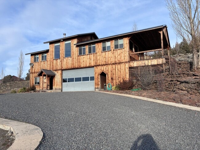 Building Photo - Peaceful Terrebonne Living Near Steelhead Falls, Unbelievable Views!