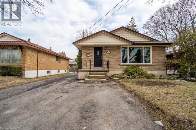 Photo - 34 Briarwood Crescent