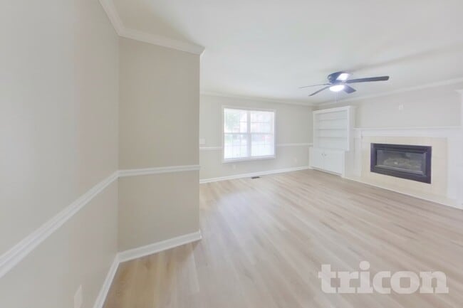 Photo - 229 Montclaire Cir