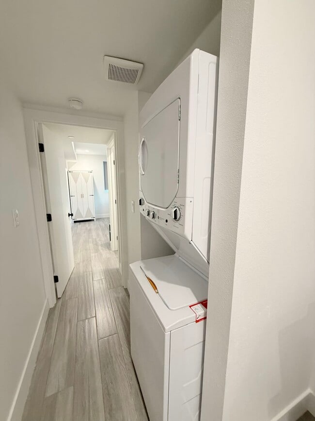 Photo - 1415 W 35th Pl