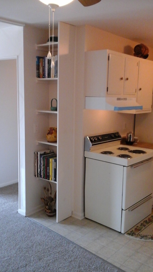 Photo - Trojan Manor Apartments