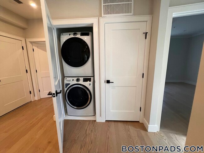 Photo - 161 Allston St Unidad 4