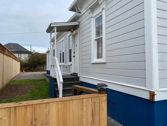 Photo - 921 I St Unit 2