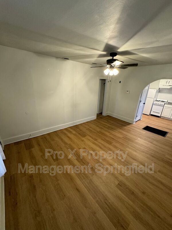 Photo - 2416 W Walnut St Unit 1