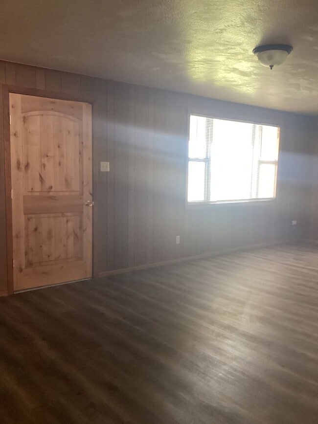 Photo - Country living close to town in Portales!