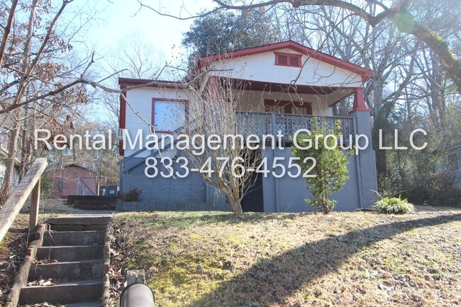 Building Photo - New On The Market!  Charming 2 bedroom 1 bath