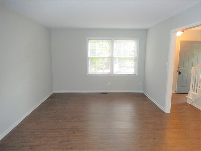 Photo - 6720 Glendower Rd