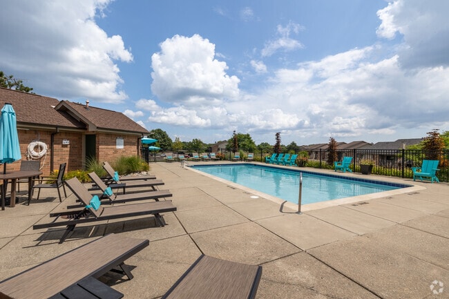 Piscina - Pine Ridge Apartments