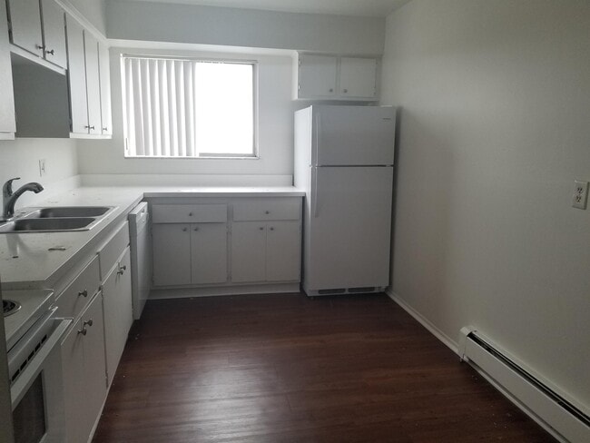 Photo - 1820 Axtell Dr