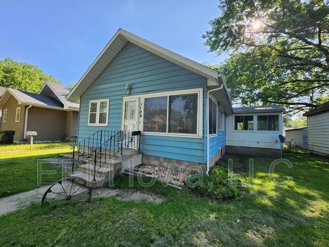 Building Photo - 1126 Columbia St