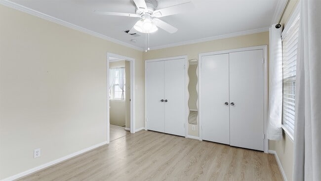 Building Photo - 2107 Lander Ln Unit 80