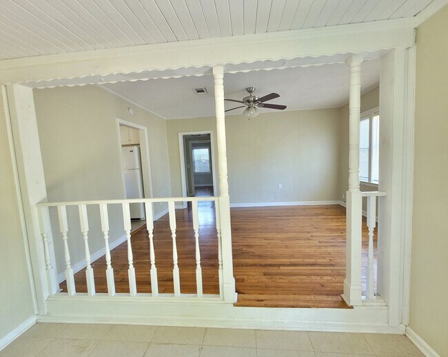 Photo - 15 Audusson Ave