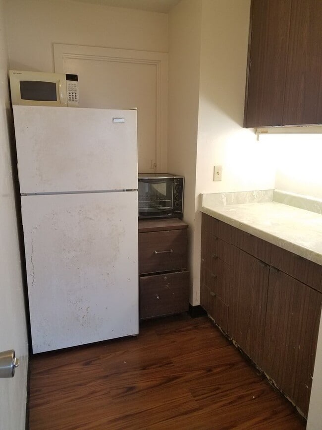 Photo - Room for Rent in Waikiki 2 Blocks from Beach Unit 921