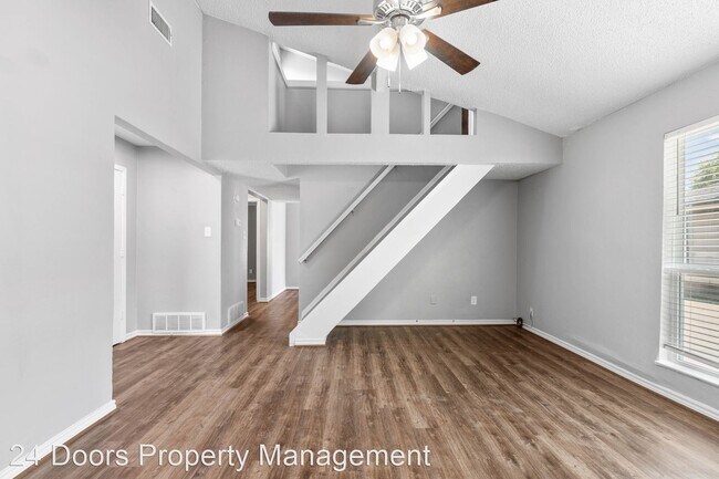 Photo - 2 br, 1.5 bath House - 2824 Wayside B