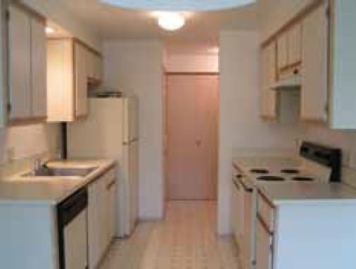 Kitchen - Pinehurst Apartments
