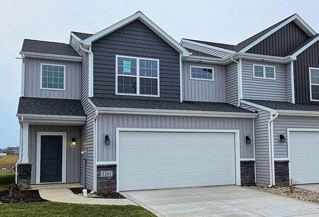 Building Photo - 1261 W Hamilton Rd N