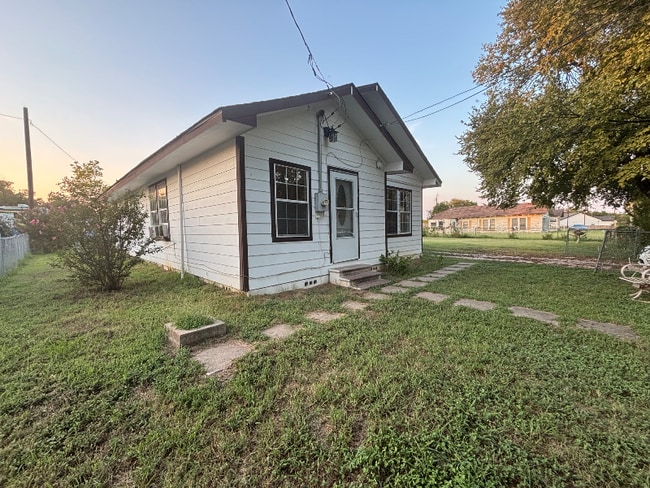 Photo - 408 Houston St