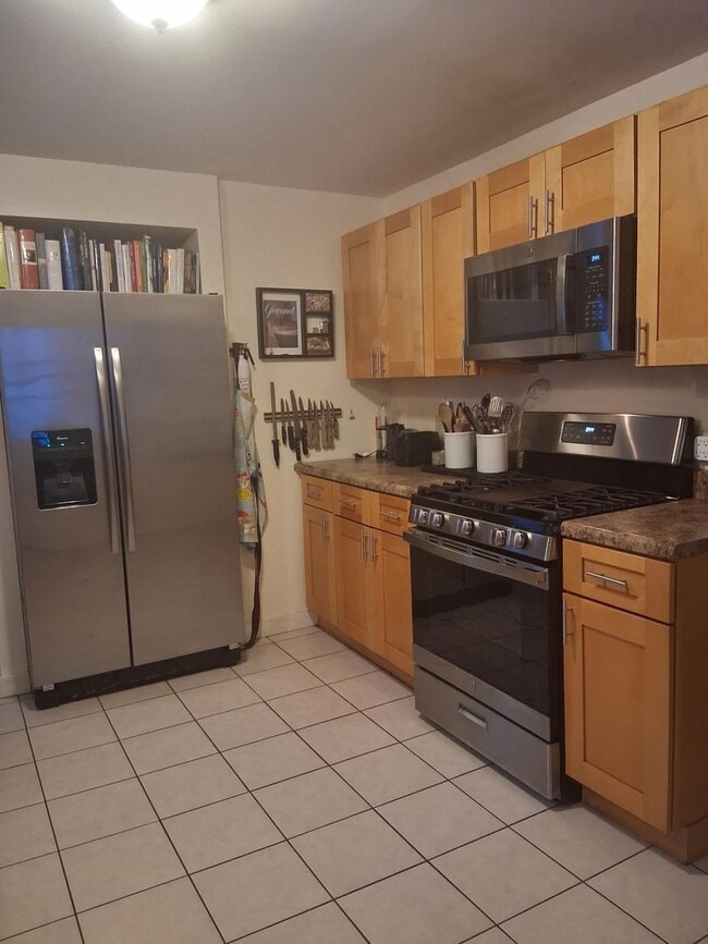 Photo - Furnished single family home