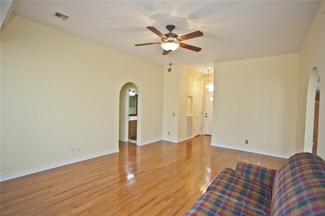 Photo - 304 Old Forge Dr