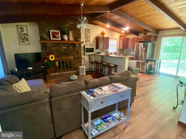 Photo - 4535 Pine Ridge Dr W