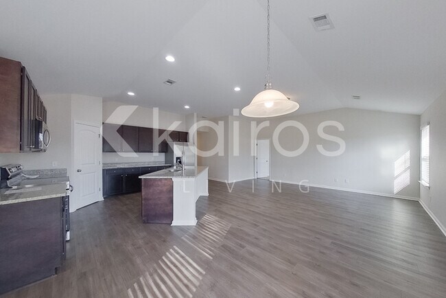 Photo - 101 Ebenezer Blf Wy