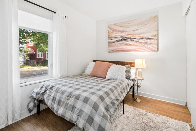2BR, 1BA - 513SF - Primary Bedroom