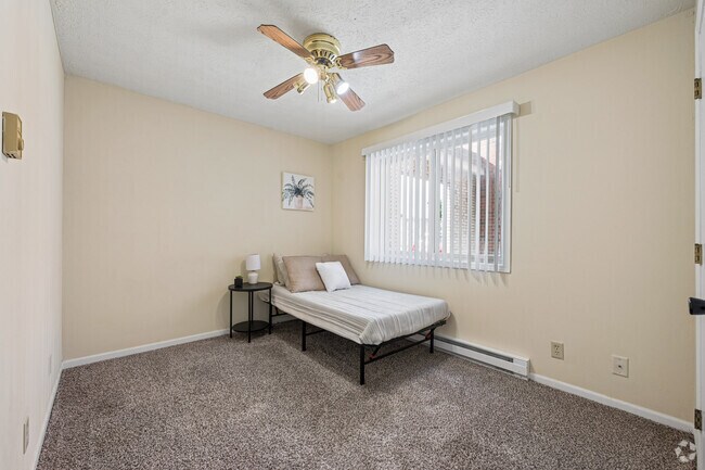 2BR, 1BA - 649SF - Primary Bedroom