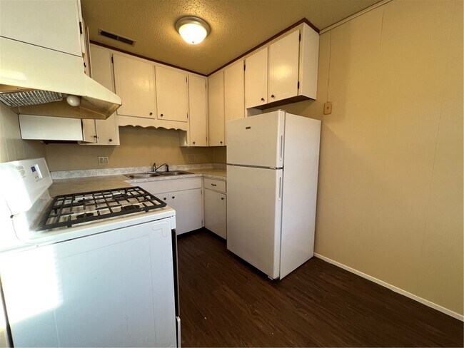 Photo - 2006 Theodore Dr Unit A