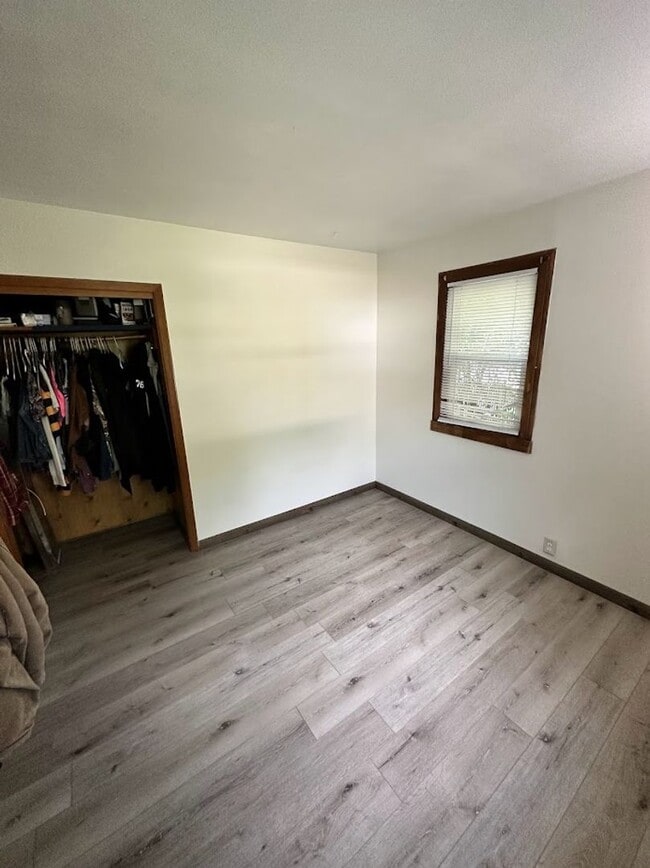 Photo - 4 Bedroom- Walking distance to BSU