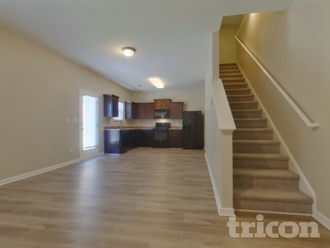 Photo - 1042 Sutherland Dr