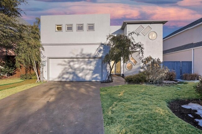 Photo - 3216 Gleneagles Ct House