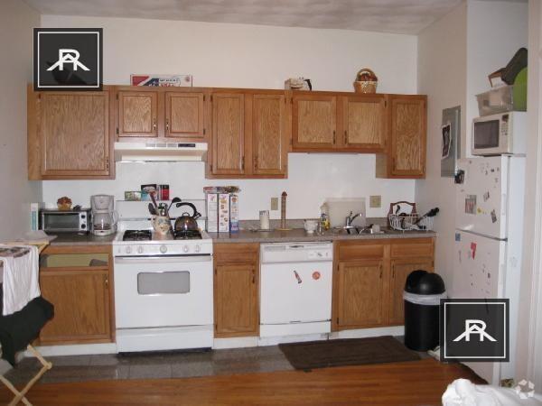Building Photo - 4 bedroom in Brighton MA 02135 Unit 6 Rental
