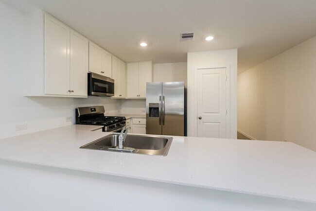 Photo - 1527 Crowson Rdg