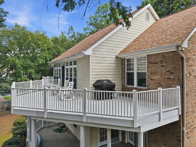 108 Clay Cir