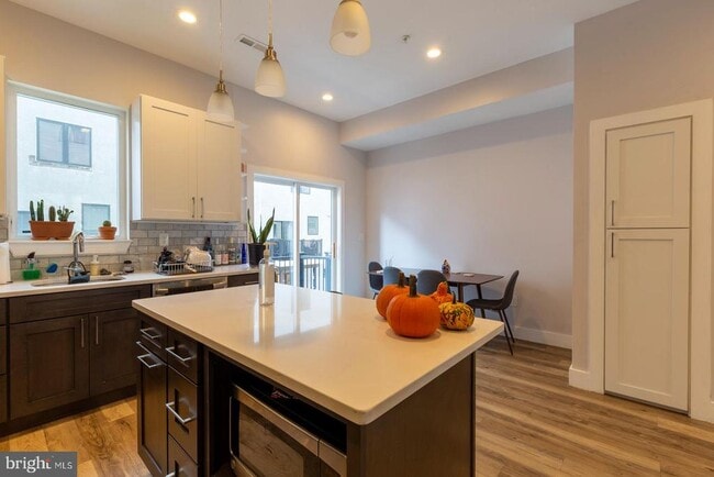 Photo - 1850 Frankford Ave Unit B