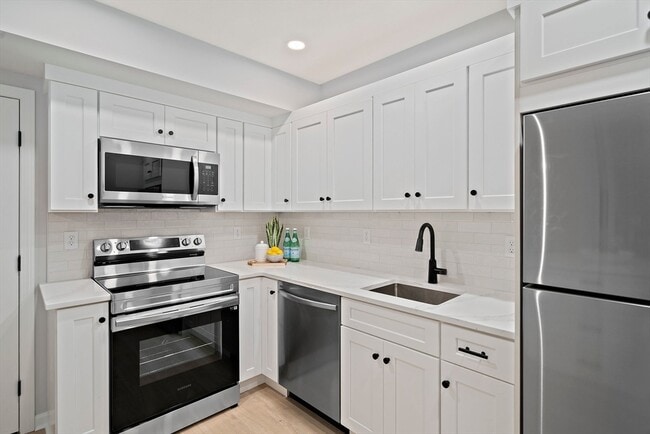 Photo - 192 Allerton Commons Ln